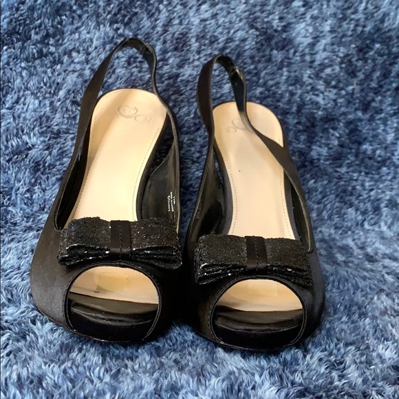 Disney Princess Shoe Collection - Picture 2 of 3